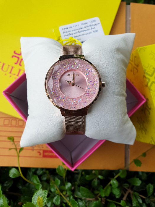 นาฬิกา Julius JA-1111 สายสแตนเลสพิ้งโกล-ชมพู หน้าปัดฟ้าประกาย